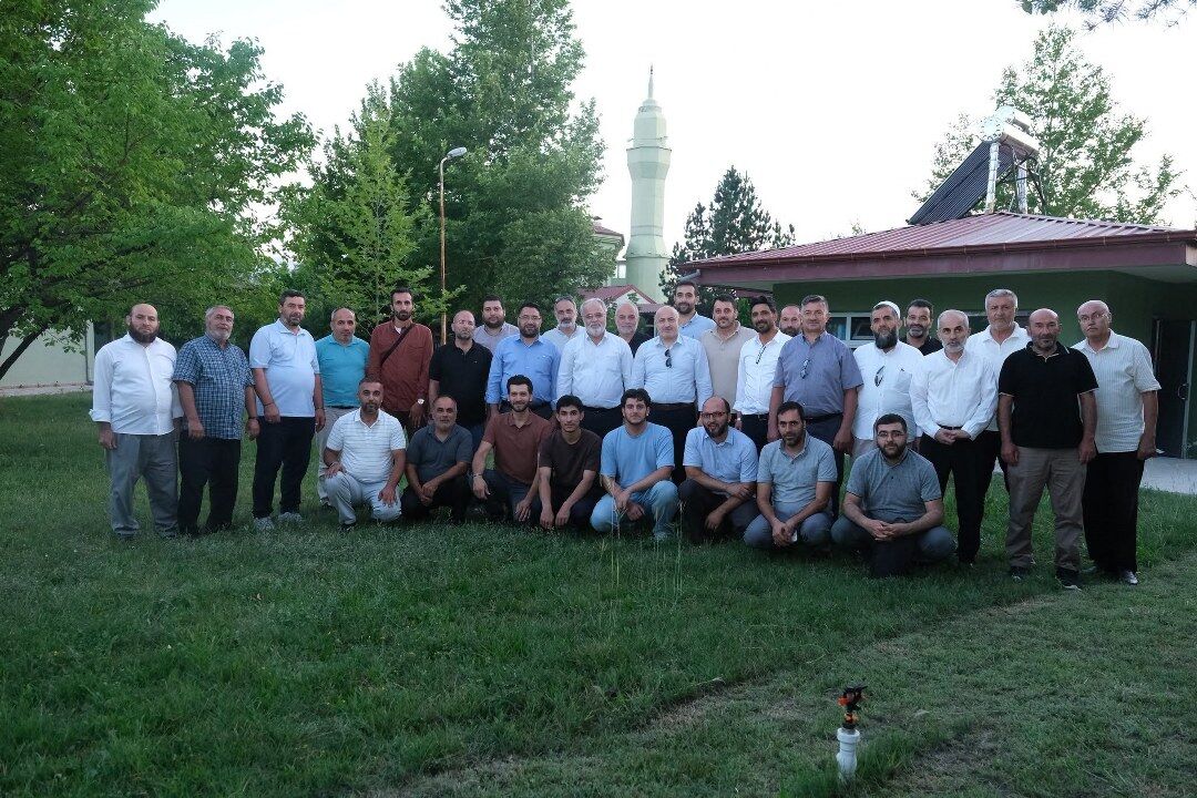 Doç. Dr. Burhan İşliyen Erzincan'da Din Görevlileriyle Bir Araya Geldi