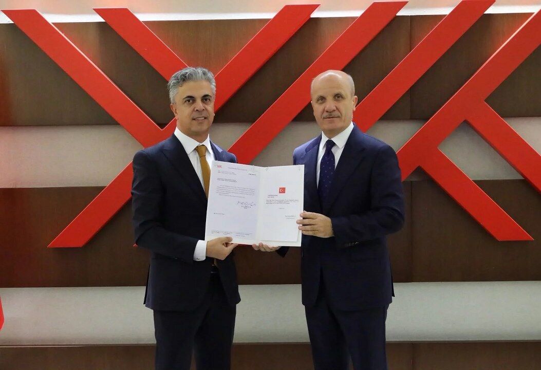 EBYÜ Rektörü Kuyrukluyıldız Mazbatasını Aldı