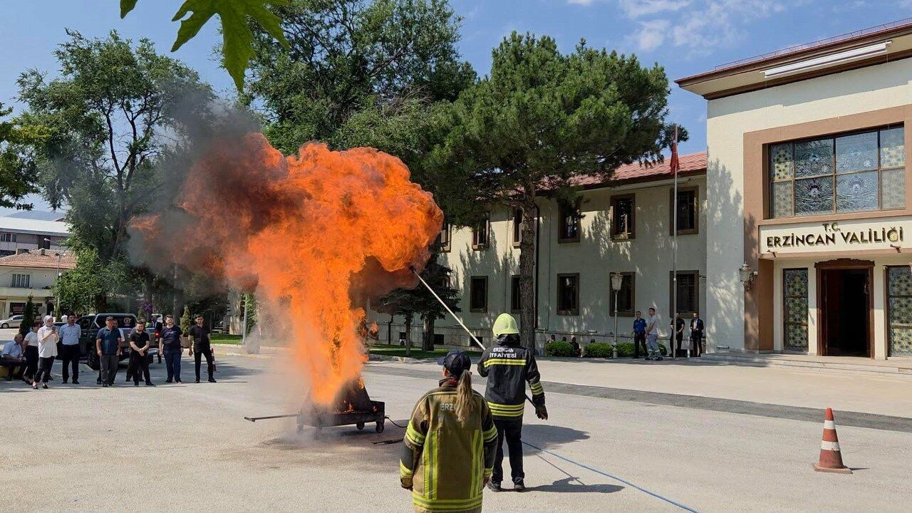 Erzincan Valiliği Personeline Kapsamlı Yangın ve Tahliye Eğitimi