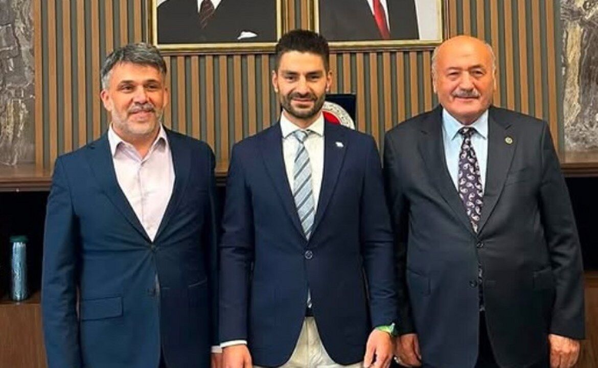 Yeni Başhekim, Ak Parti Heyeti Tarafından Ziyaret Edildi