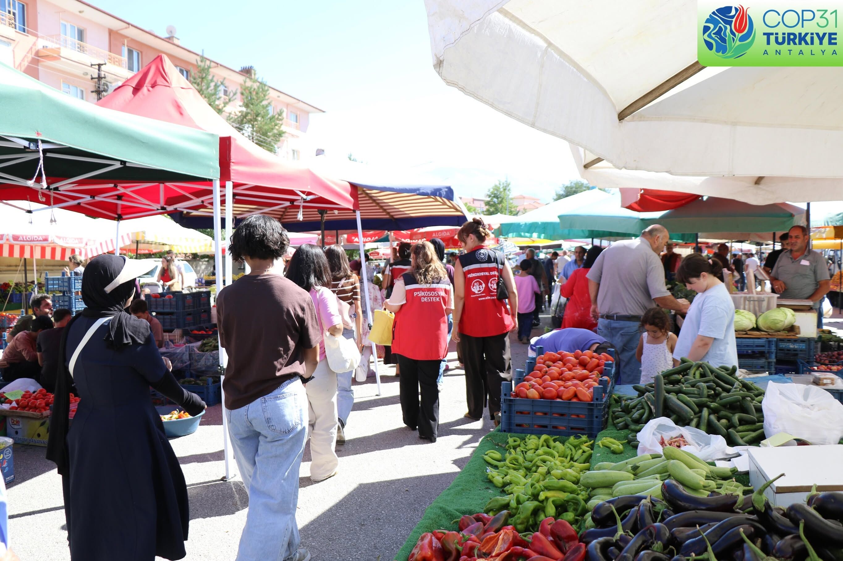 Erzincan’da Çocuklardan Pazarda İklim ve Sıfır Atık Farkındalığı