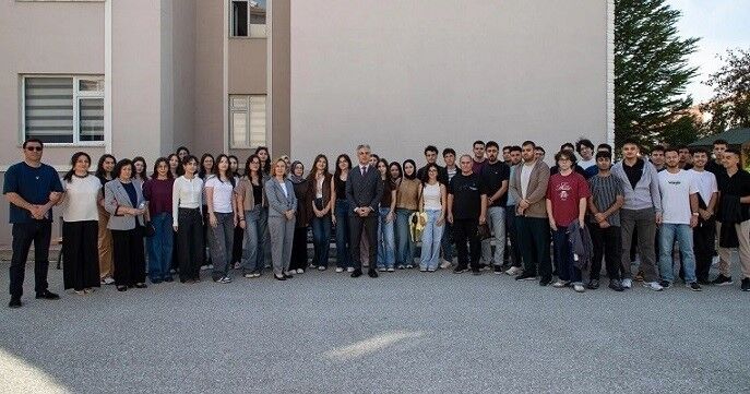 EBYÜ Rektörü Kuyrukluyıldız, Tıp Fakültesi öğrencileriyle buluştu
