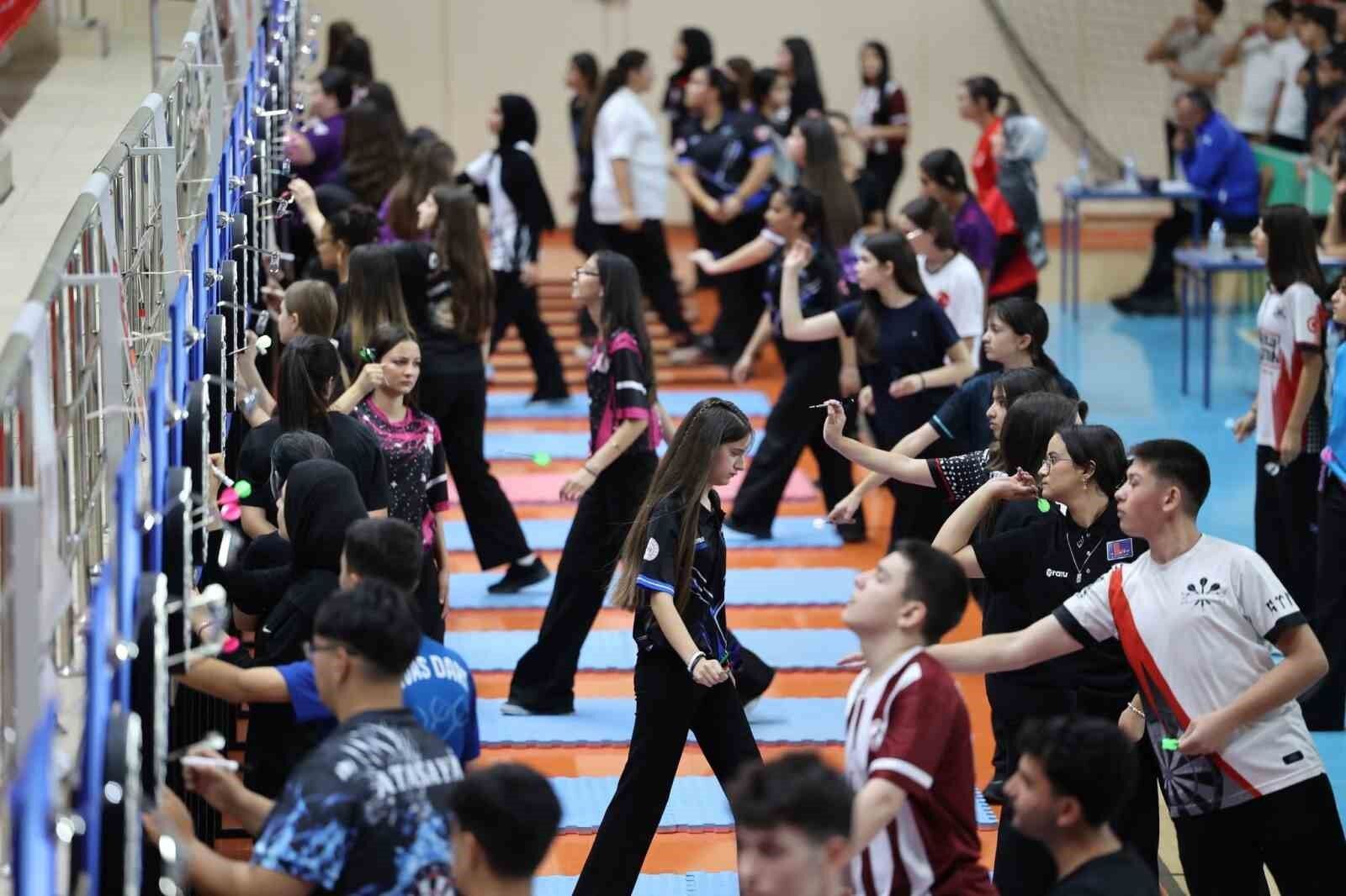 Erzincan'da Şehit Eren Bülbül Dart Türkiye Şampiyonası'nın 1. ayak müsabakaları yapıldı