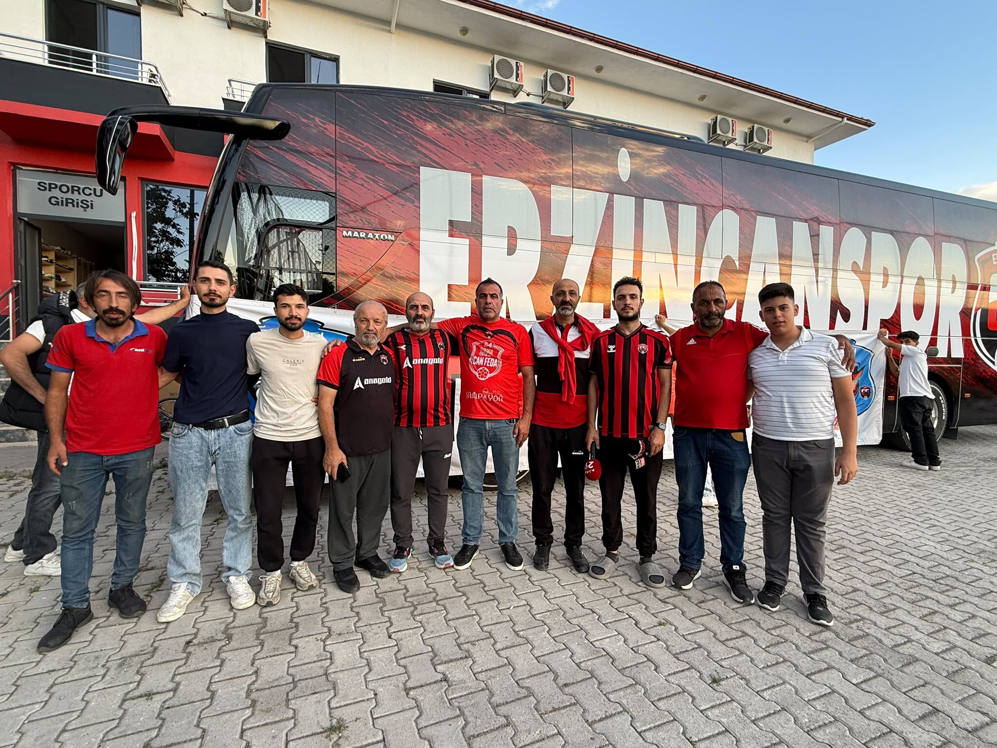 Erzincanspor Tribünlerinde Güç Birliği