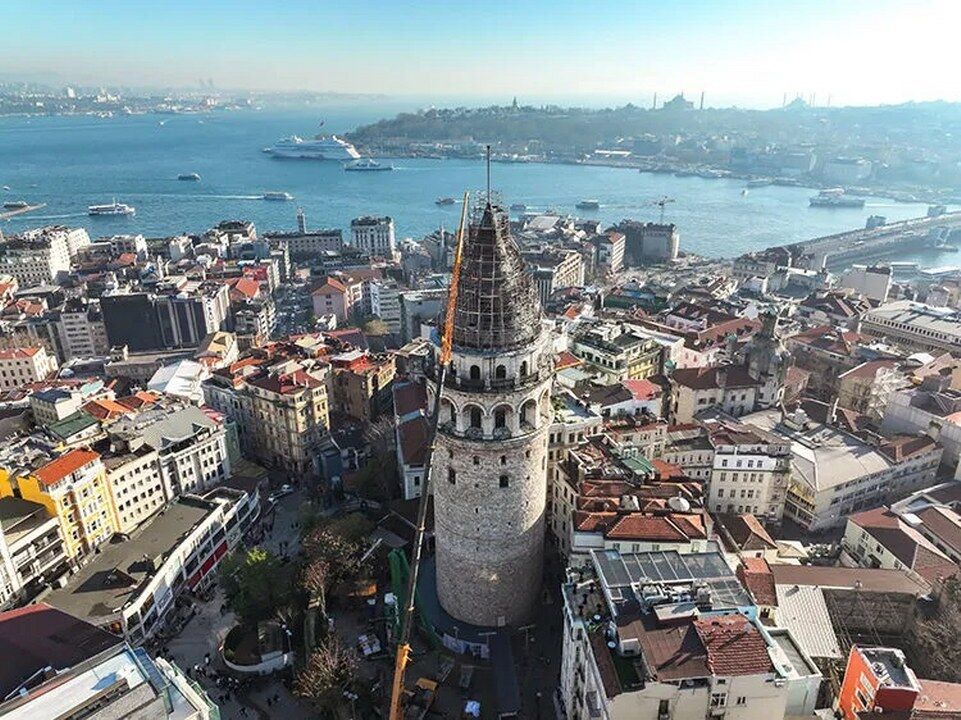 Galata Kulesi Gezi Rehberi 2026: Giriş Ücreti, Müzekart Kuralları ve En İyi Fotoğraf Sokakları!