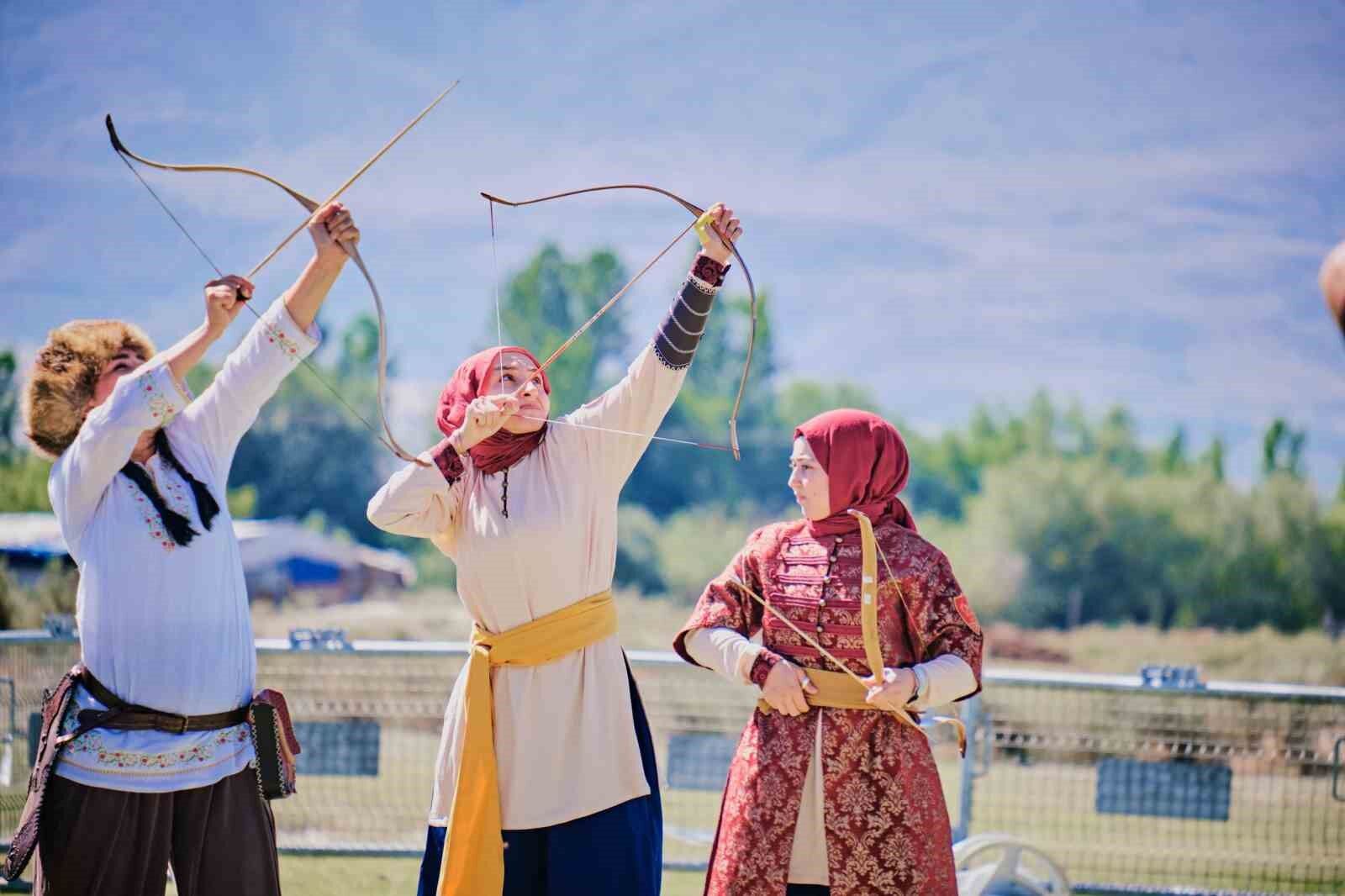 Kemankeşler Erzincan'da zirve için oklarını yarıştırdı