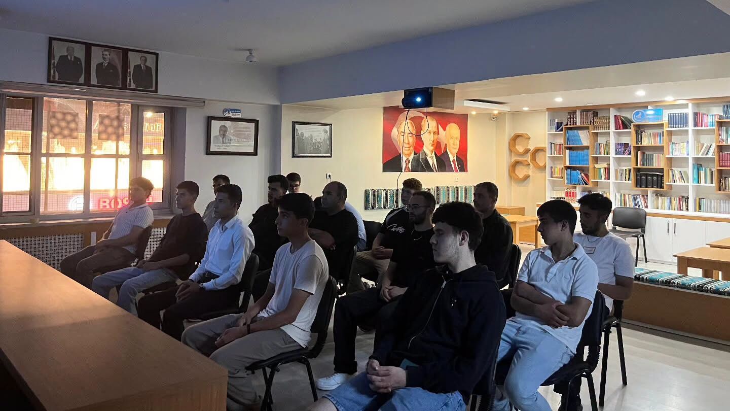 Ülkü Ocakları Erzincan’da Öğrencilere Hızlı Okuma Eğitimi Verdi
