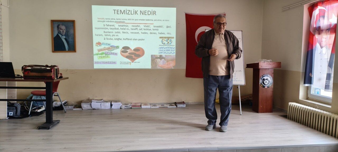 EBYÜ'lü Profesörden Tercanlı Öğrencilere Seminer: "Temizlik Bir Medeniyettir"