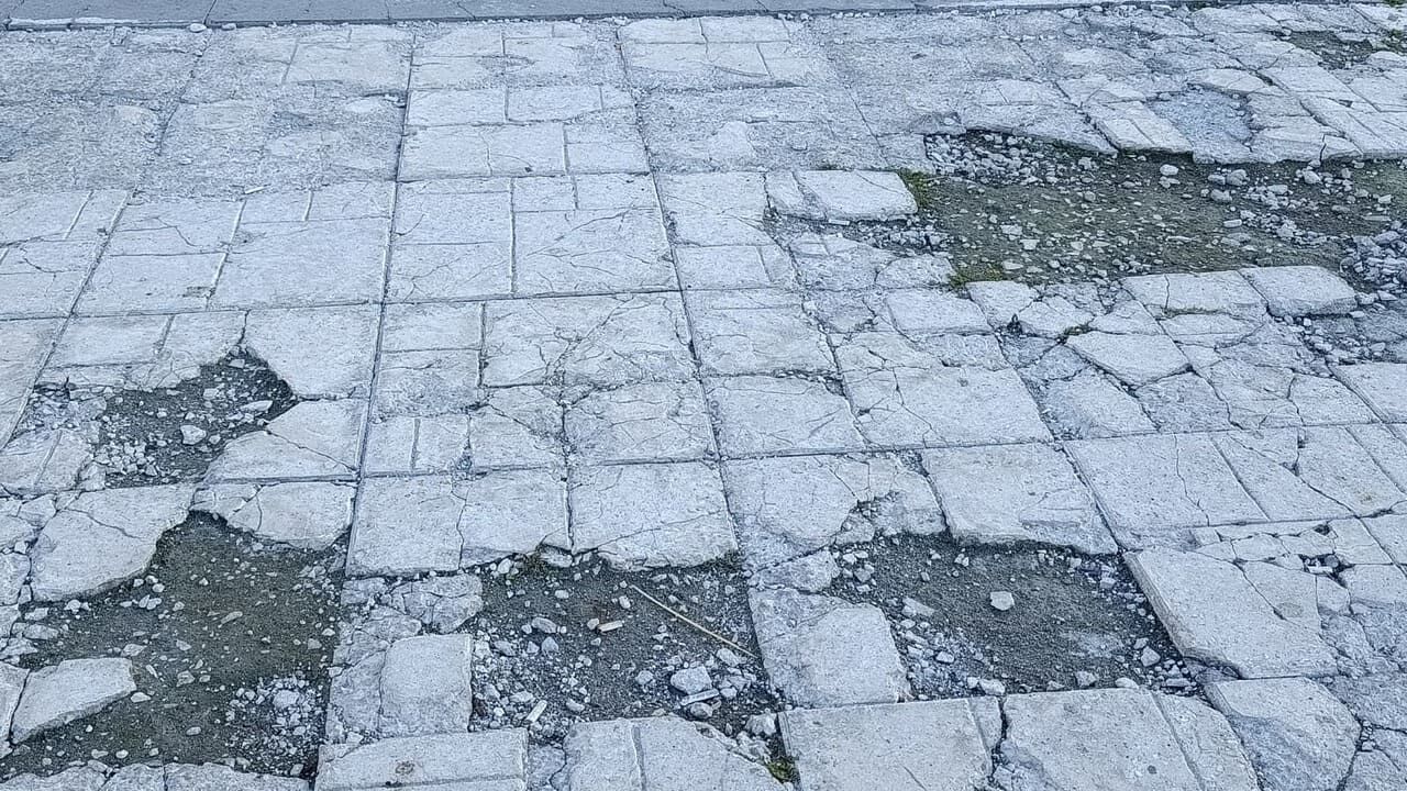 Erzincan Cumhuriyet Meydanı Bakım Bekliyor 3