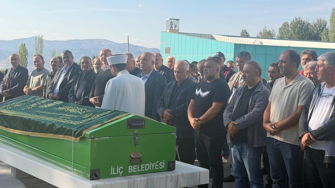 Başkan Demirbaş’ın Acı Günü: Dualarla Uğurlandı